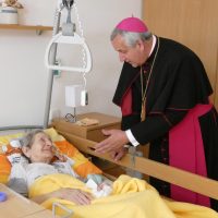 6. Posvěcení rekonstruované kaple v rodném domě sv. Jana Nepomuka Neumanna