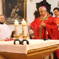 2. Biřmování z rukou otce biskupa Vlastimila Kročila