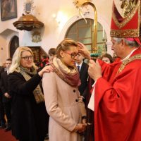 8. Biřmování z rukou otce biskupa Vlastimila Kročila