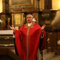 6. Udílení znamení křesťanské dospělosti – otec biskup Vlastimil Kročil