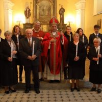 Udílení znamení křesťanské dospělosti – otec biskup Vlastimil Kročil