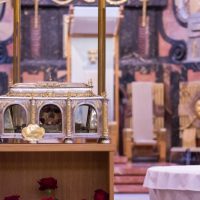 5. Nešpory a udělení řádu sv. Auraciána