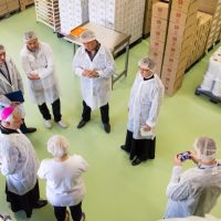 6. Návštěva společnosti Rej s.r.o. a požehnání výroby perníků pro ambasádu ve Vatikánu