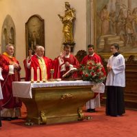 8. Biřmování z rukou otce biskupa Vlastimila Kročila