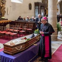 6. Zádušní mše svatá a pohřeb P. Huga Josefa Pitela