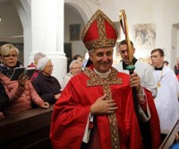 Otec biskup Vlastimil Kročil udělil znamení křesťanské dospělosti