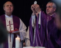 Českobudějovičtí biskupové zahájili velikonoční týden s dětmi a mládeží