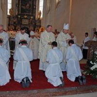 16. Kněžské svěcení