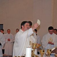 33. Kněžské svěcení