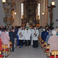 37. Kněžské svěcení