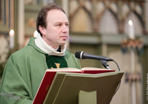 Biřmování z rukou otce biskupa Pavla Posáda 1