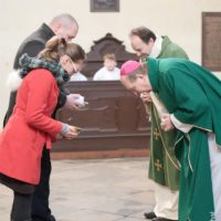 5. Biřmování z rukou otce biskupa Pavla Posáda