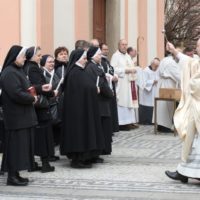 6. Mše svatá a setkání řeholníků s biskupy v katedrále Sv. Mikuláše