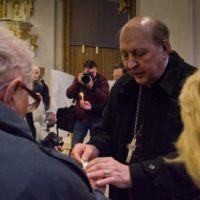 5. Předávání Betlémského světla v katedrále sv. Mikuláše