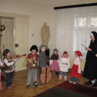 6. Malí koledníci ze školky u Sv. Josefa na biskupství