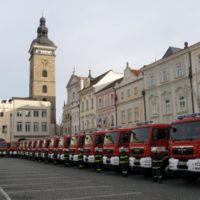 1. Fotografie z žehnání hasičské techniky