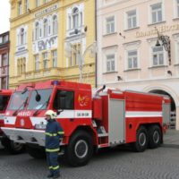 2. Fotografie z žehnání hasičské techniky