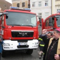 6. Fotografie z žehnání hasičské techniky