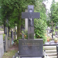 5. Původní fotky biskupské hrobky a kněžských hrobů