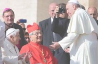 Benedikt XVI. oslaví 65. výročí kněžství s Františkem