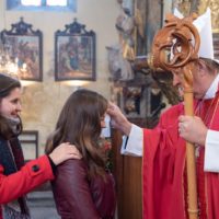6. Udílení svátosti křesťanské dospělosti