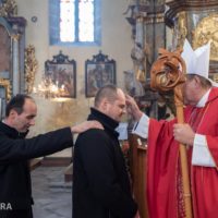 8. Udílení svátosti křesťanské dospělosti