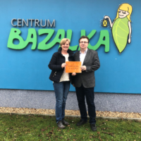 Církevní základní škola pomáhá