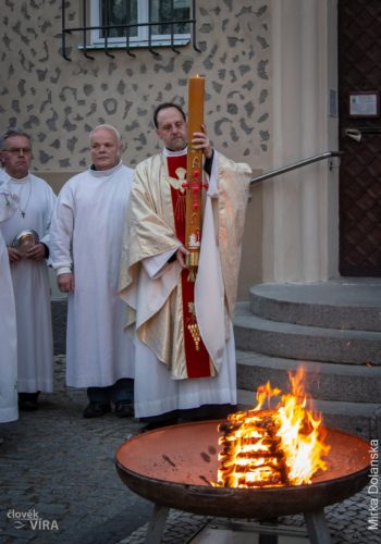 Velikonoční Vigilie se křtem – Sušice 5