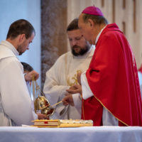 1. Svěcení trvalých jáhnů