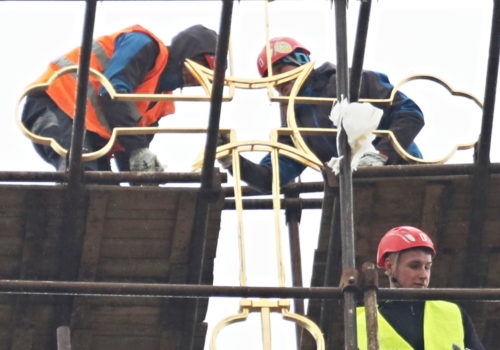 Umístění kříže na kostel ve Veselí nad Lužnicí 3