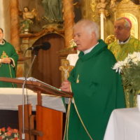 8. Mše svatá a setkání s biskupem Vlastimilem Kročilem v Petrovicích