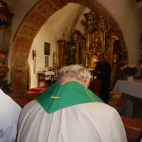 11. Mše svatá a setkání s biskupem Vlastimilem Kročilem v Petrovicích