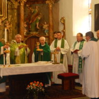 3. Mše svatá a setkání s biskupem Vlastimilem Kročilem v Petrovicích