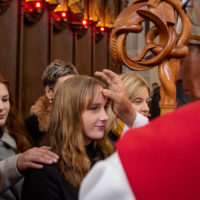 4. Udílení biřmování v Pelhřimově