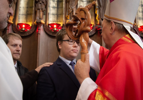 Udílení biřmování v Pelhřimově 3