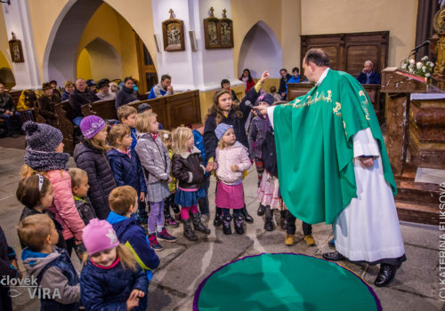 Mše svatá pro rodiny s dětmi v Sušici 4