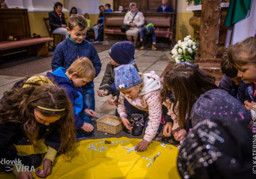 Mše svatá pro rodiny s dětmi v Sušici 1