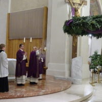 Biskup Vlastimil Kročil zahájil advent v katedrále sv. Mikuláše