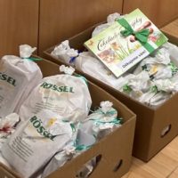 Farníci z Českých Budějovic vybrali 280 balíčků pro zdravotníky