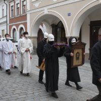 1. Třeboň: velkopáteční obřady pod širým nebem