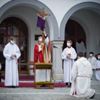 10. Třeboň: velkopáteční obřady pod širým nebem