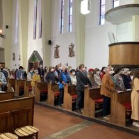17. PRVNÍ ROZSVÍCENÍ VĚŽE A VĚŽNÍCH HODIN NA KOSTELE SV. VOJTĚCHA V Č. BUDĚJOVICÍCH