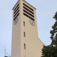 20. PRVNÍ ROZSVÍCENÍ VĚŽE A VĚŽNÍCH HODIN NA KOSTELE SV. VOJTĚCHA V Č. BUDĚJOVICÍCH