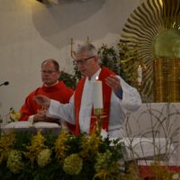 8. PRVNÍ ROZSVÍCENÍ VĚŽE A VĚŽNÍCH HODIN NA KOSTELE SV. VOJTĚCHA V Č. BUDĚJOVICÍCH