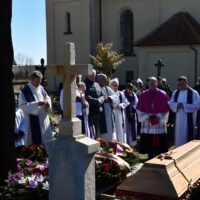 10. HARTVÍKOV: Pohřeb R. D. Jiřího CIHELNY