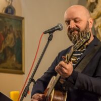 7. Dvojjazyčný koncert Pavla Helana v Písku