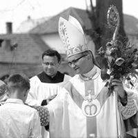Výstava fotografií „Biskup Hlouch objektivem dvou fotografů“