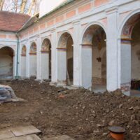 6. Pokračují opravy poutního areálu v Římově