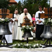 18. TUČAPY: svěcení nových zvonů