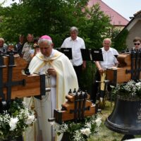 20. TUČAPY: svěcení nových zvonů